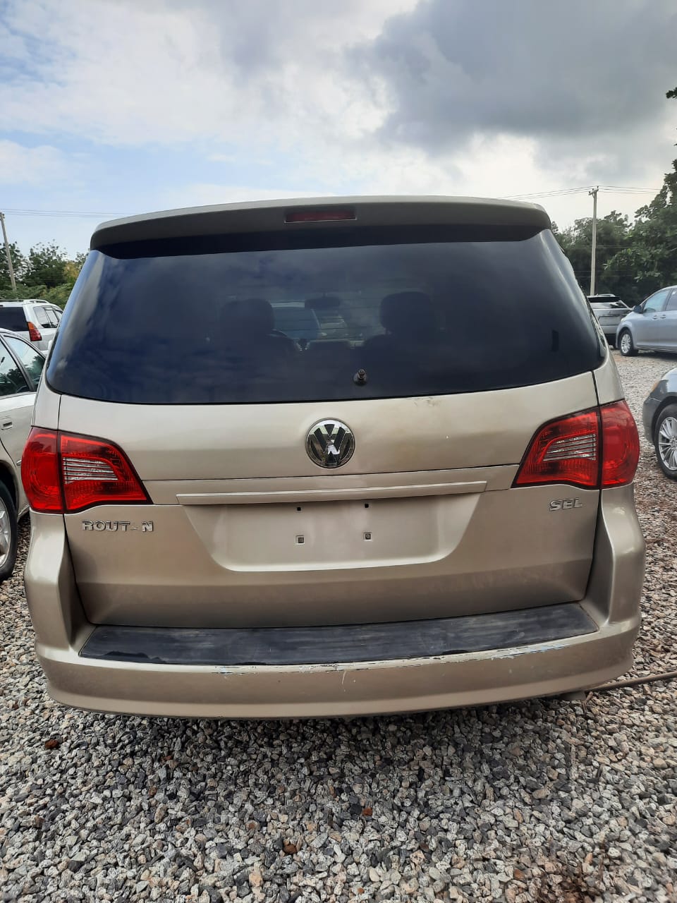 Foreign Used Volkswagen Routan 2009