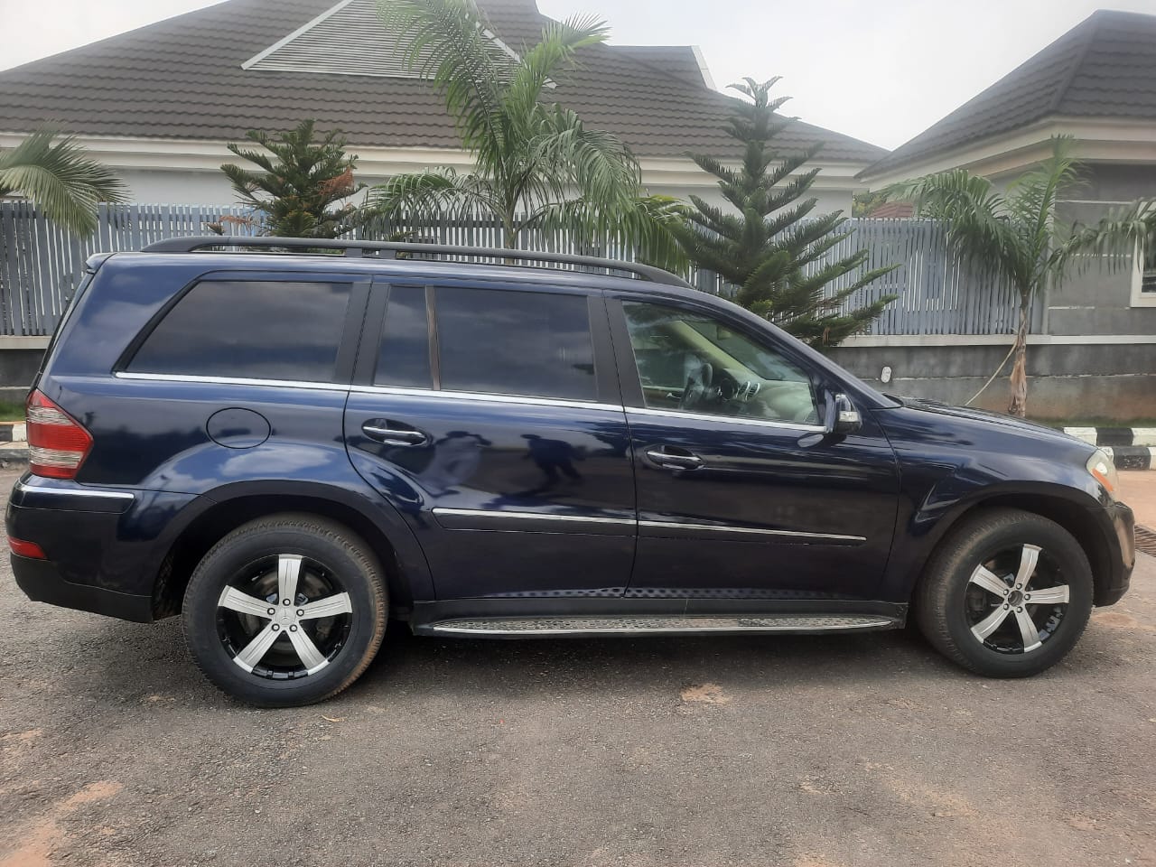 Nigeria used Mercedes-benz GL450 2007