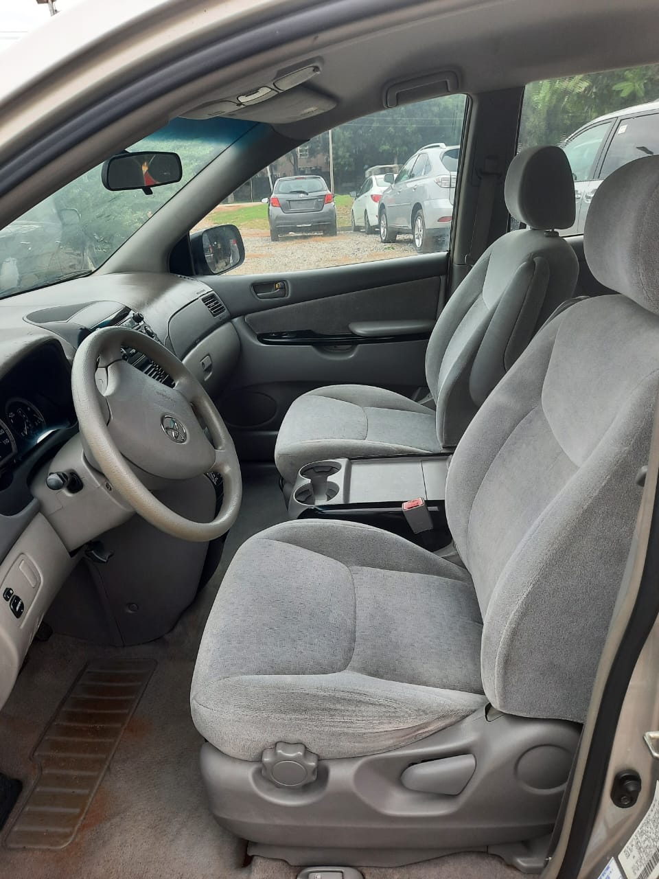 Foreign Used Toyota Sienna 2004