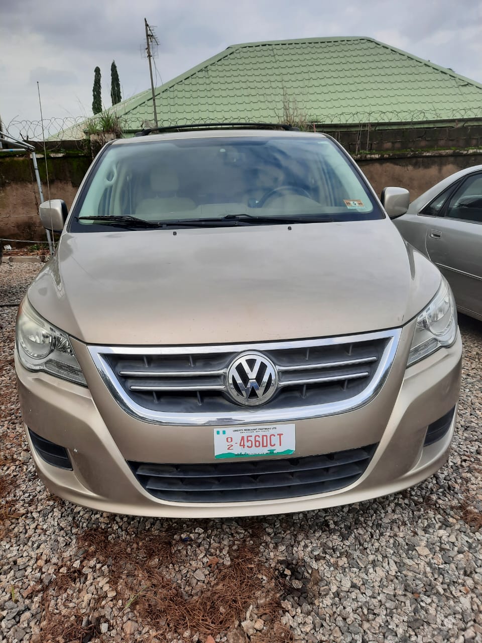 Foreign Used Volkswagen Routan 2009
